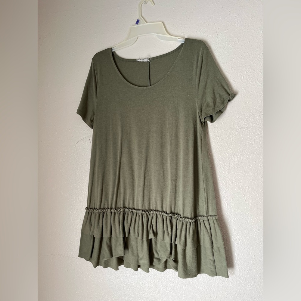 Women’s flowy army green blouse